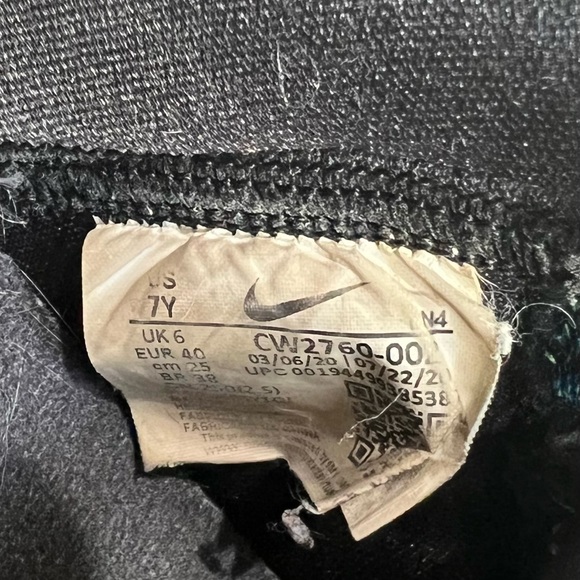 Nike Lebron 18 GS James Gang Boys Size 7Y - Picture 8 of 10